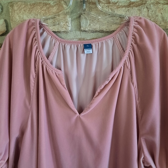 Old Navy Faux Velvet Top Vee Neck Cropped Pink Blush Women's Size XL - Picture 2 of 10